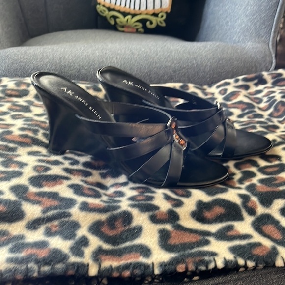 Anne Klein size 8 wedge sandals with jewel accents.  Excellent condition - Picture 5 of 6